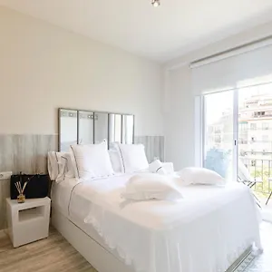 Chic Gran Via Apartment Barcelona